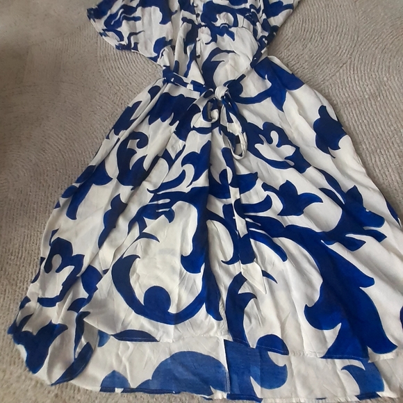 H&M Tie-Belt Shirt Dress - Picture 9 of 9